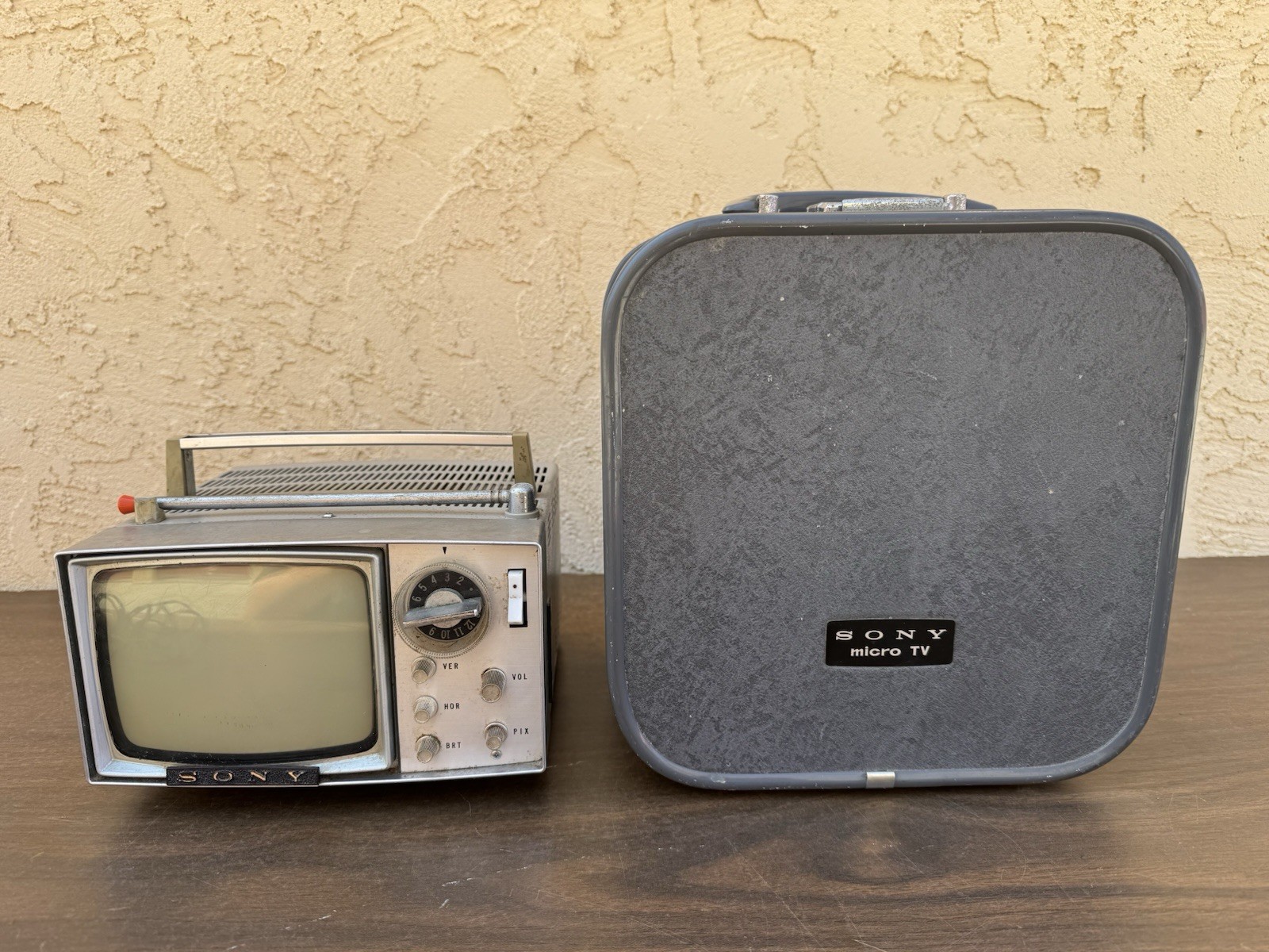 Vintage Sony 5-303W All Transistor Portable Analog Micro TV w/ Case – Japan