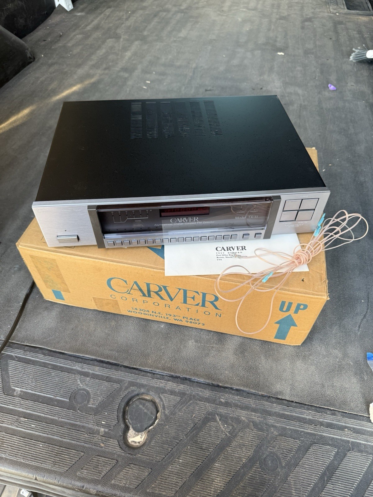Carver TX-11 Rack Mount Quartz Synthesized Stereo Tuner With Original Box