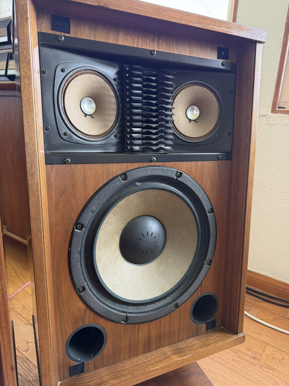 Vintage SANSUI SP-2500 speakers tested and working