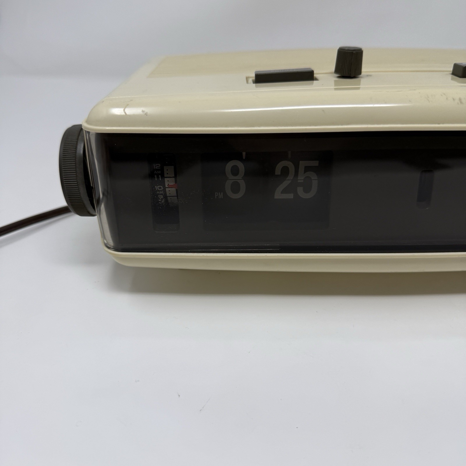 Vintage Realistic Chronomatic-110 AM/FM Flip Clock Radio 12-1501 Radio Shack 197