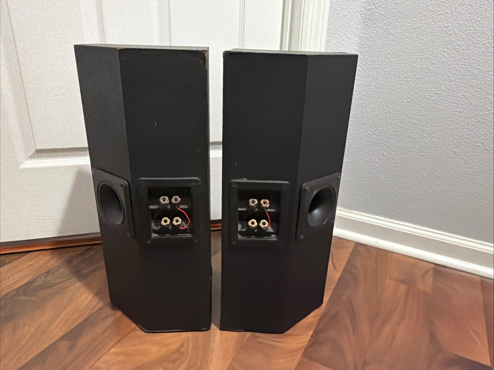 Pair Speakers (Unbranded)
