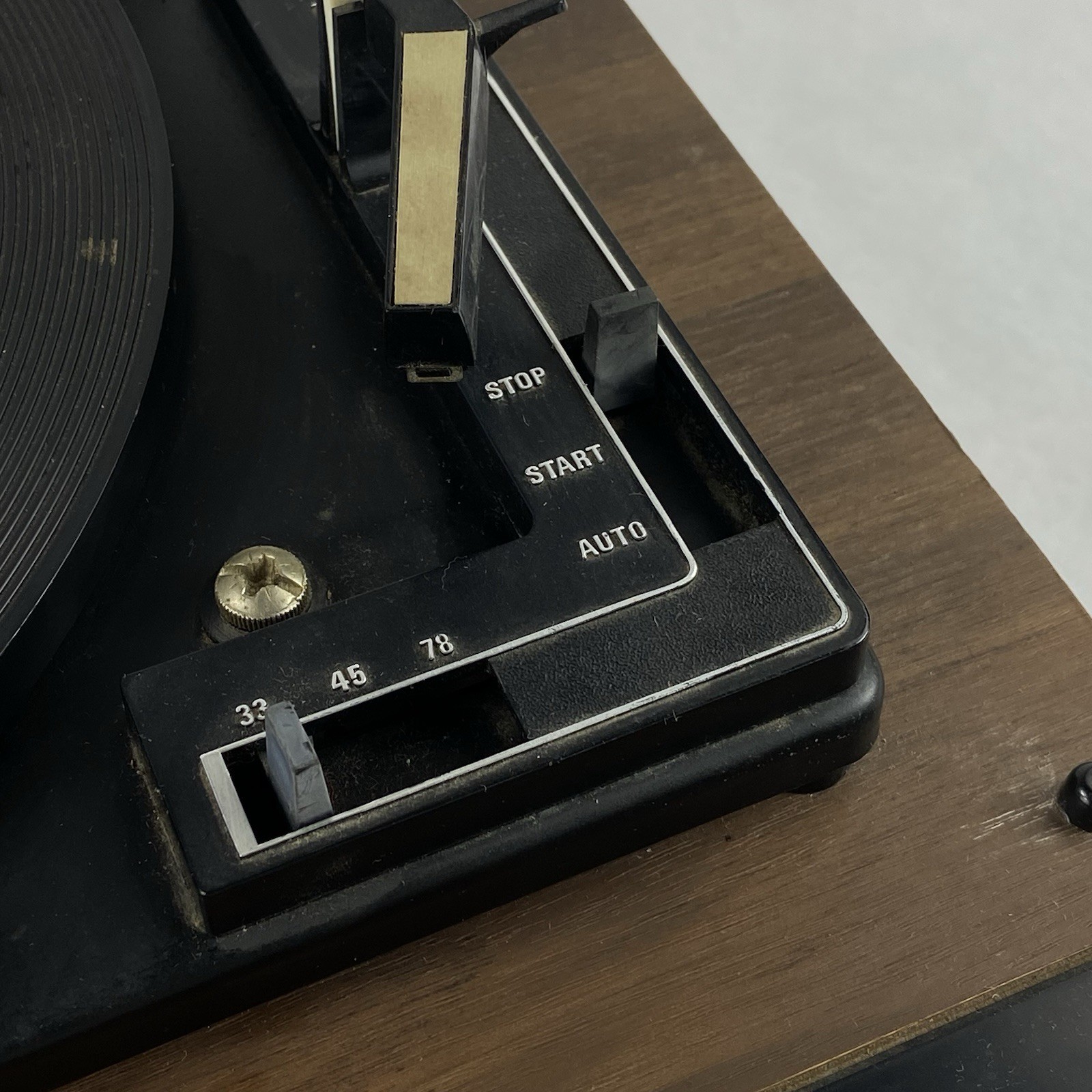 Sears 400.91712 700 AM/FM Stereo 8 Track Turntable Music System