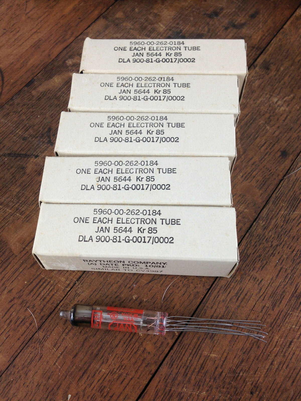 NOS – Lot of 5 Matching date 1981 Raytheon Jan 5644 KR85 VACUUM TUBE #100 & 101