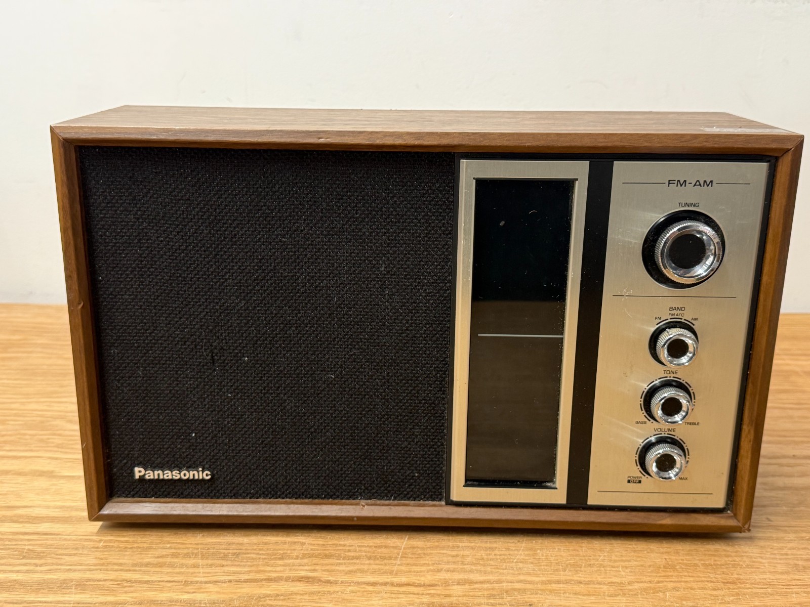 PANASONIC MODEL RE-6516 AM-FM TABLE TOP RADIO WALNUT CASE 1960s Tested