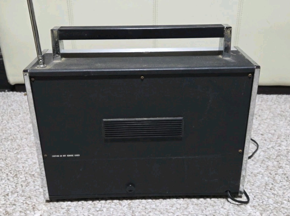 Vintage 1970 N632B LLOYD’S Solid State MultiBand Shortwave Radio Tested, Working