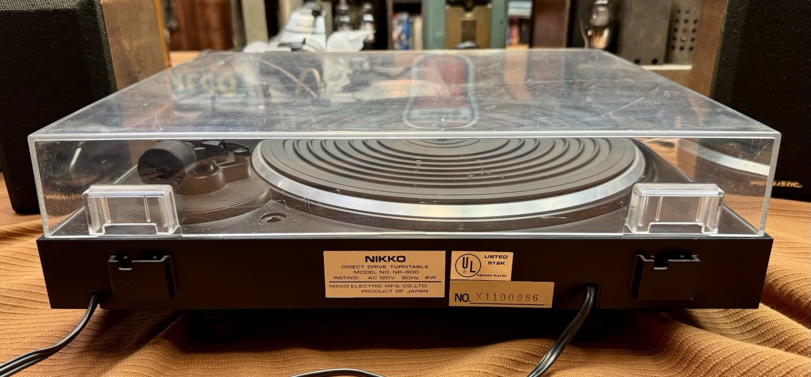 VINTAGE NIKKO NP-800 TURNTABLE WITH AUTO RETURN,QUARTZ LOCK,WORKS GREAT!!