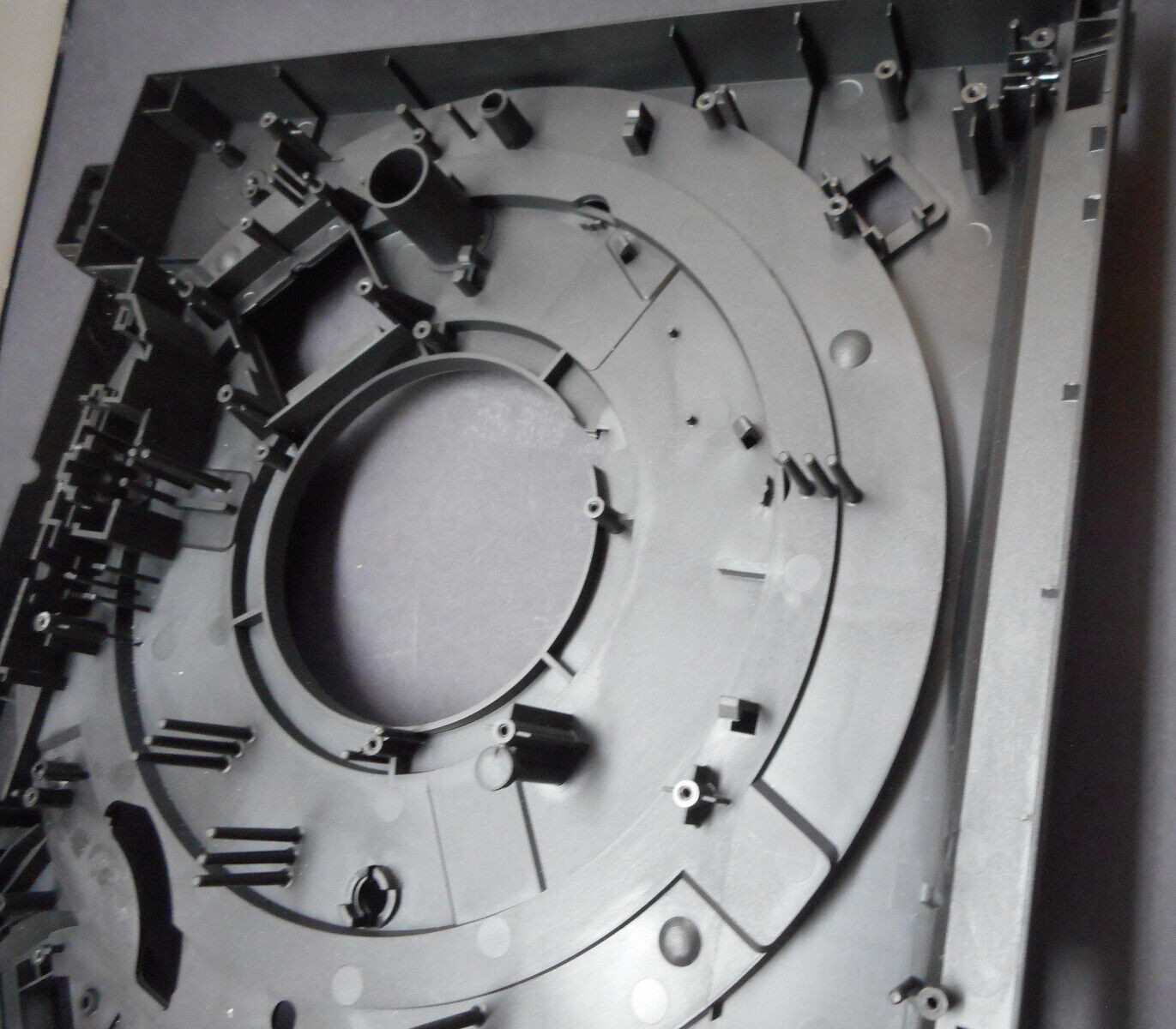 TECHNICS SL-QD33 TURNTABLE – PLINTH – PARTING OUT