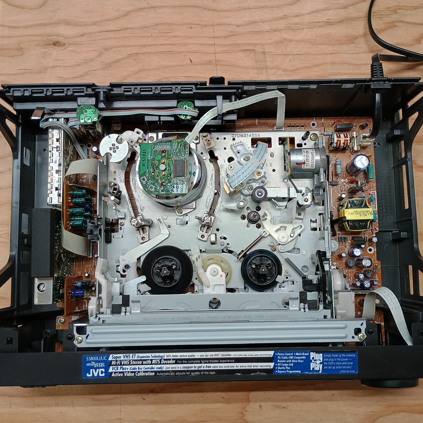 JVC HR-S3800U Super VHS ET Hi-Fi VCR Parts/Repair Load Mechanism Stuck