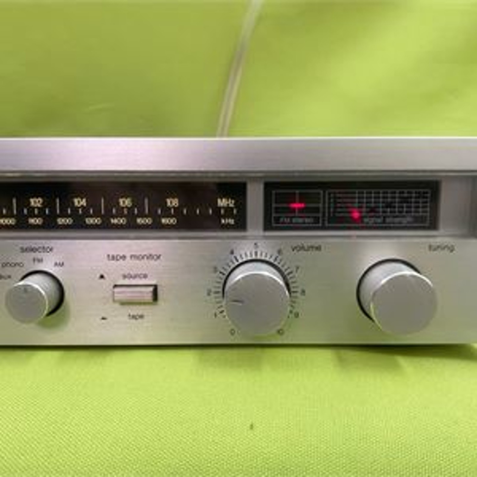 1980s Technics SA-203 AM/FM Receiver