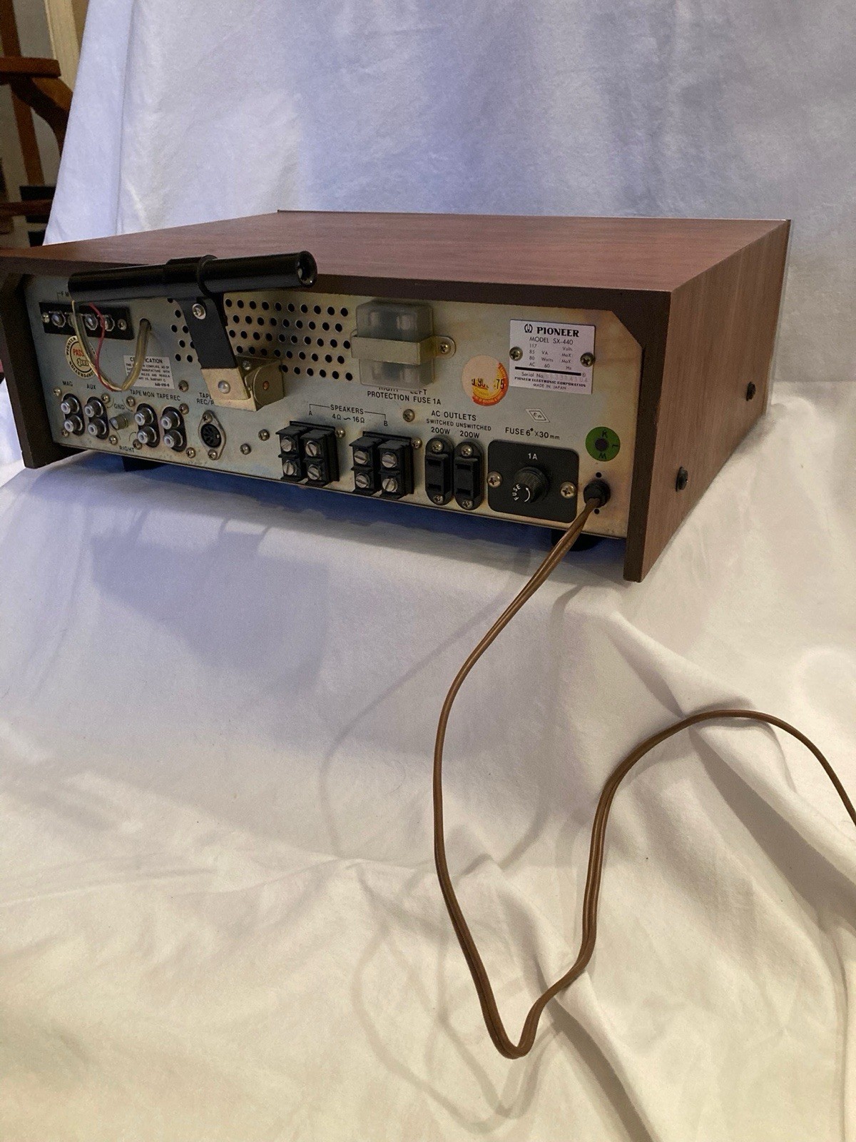 Pioneer SX-440 Stereo Receiver AM/FM Radio Model with Wood Case Cabinet