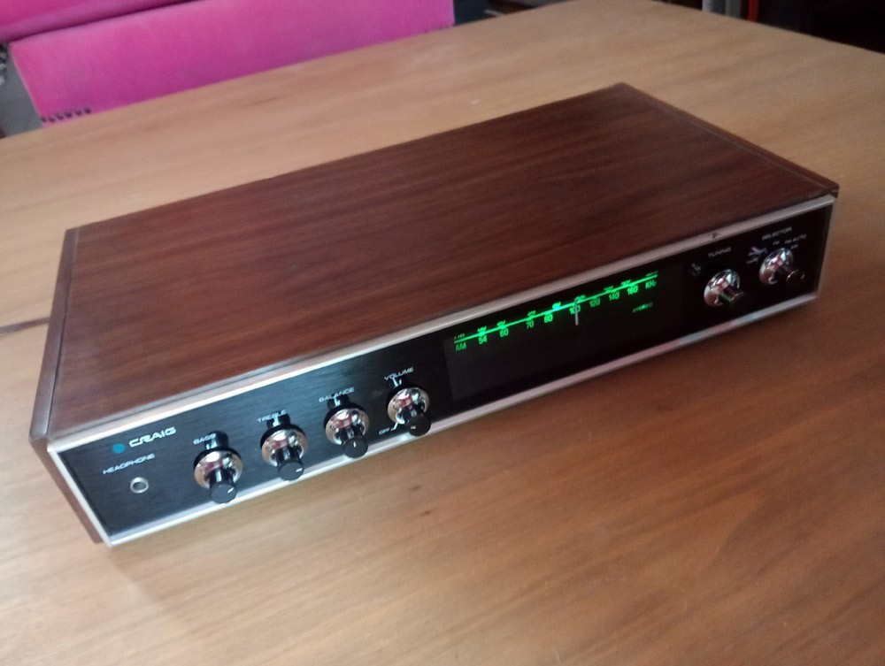 Vintage Craig 1505 AM/FM Stereo Receiver Working but Needs Repair on Audio Chann
