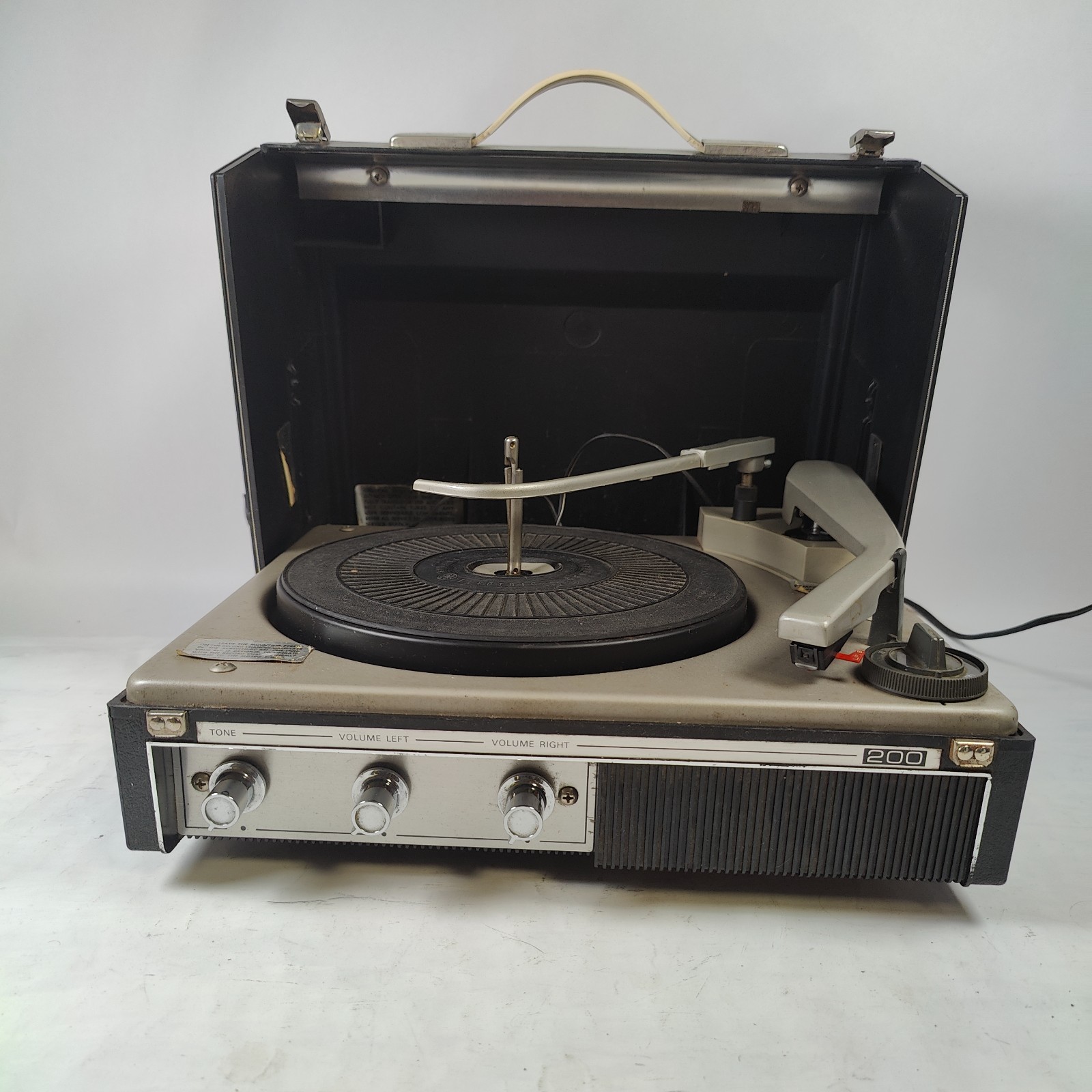 Vintage General Electric Model 200 “Mustang” Portable Record Player For Parts
