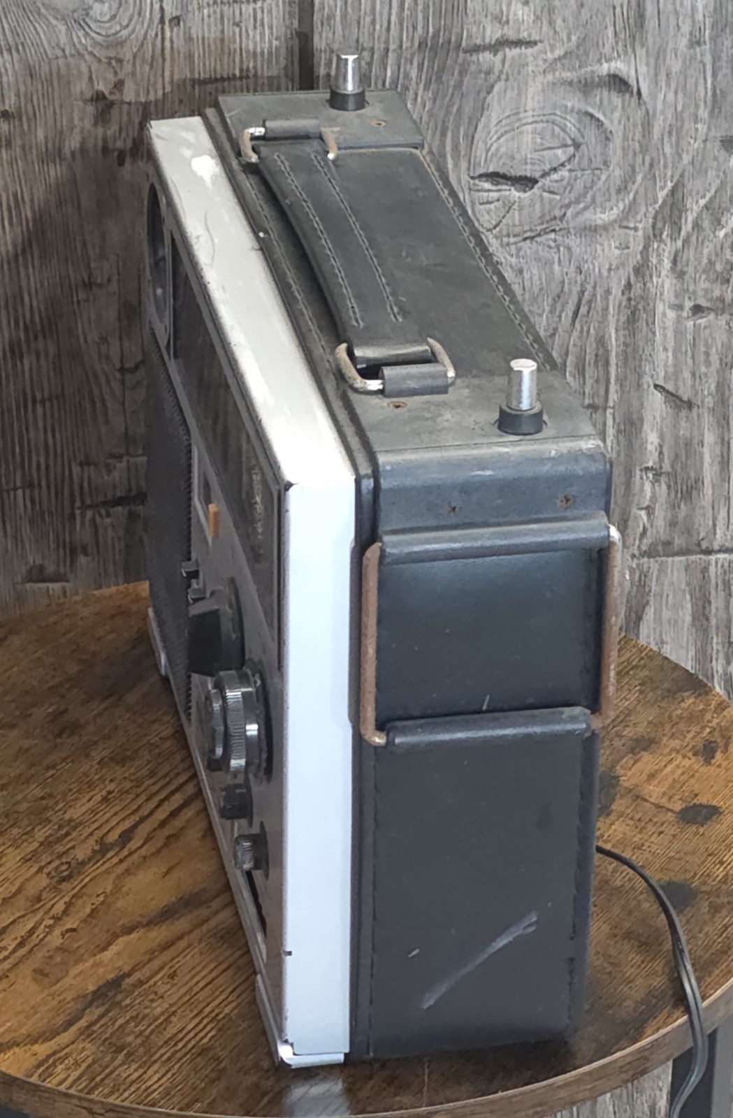 Vintage multiband radio Electro Band Model 2951 Cassette Read Entire Discription