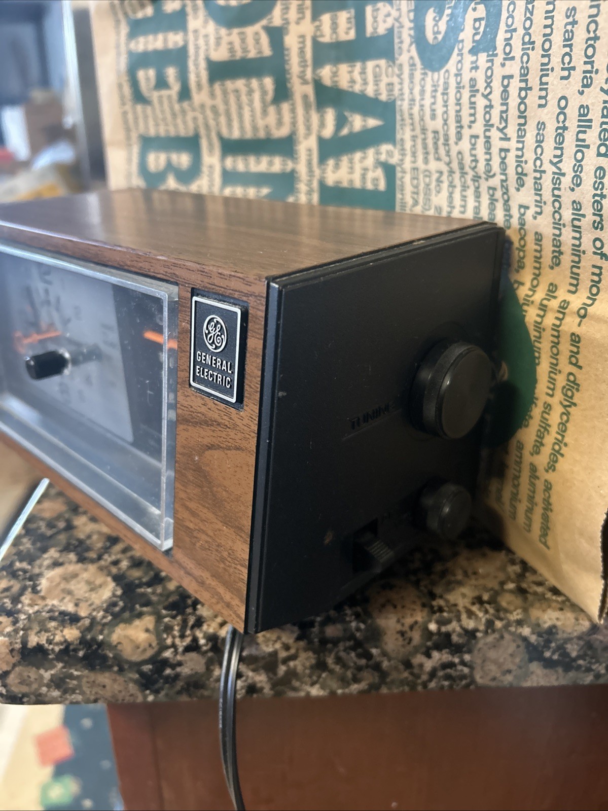 General Electric AM/FM Alarm Clock Radio (Model No. 7-4550C) WORKS