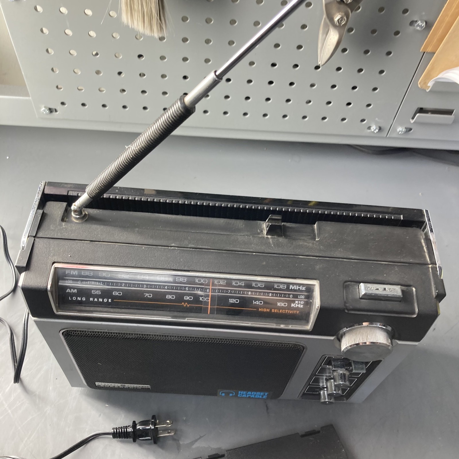 VINTAGE SUPER RADIO II GENERAL ELECTRIC 7-28850 GE LONG RANGE AM/FM TESTED LOUD