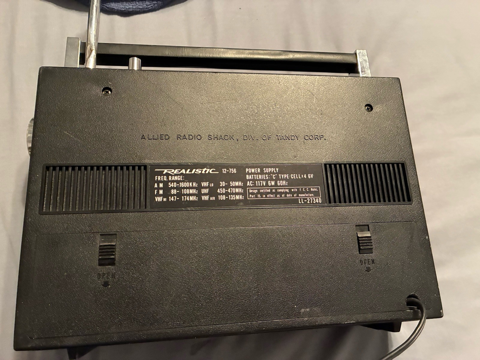 Vintage Patrolman 6 Radio Realistic AC Battery 6 Band AM/FM VHF UHF 12-756
