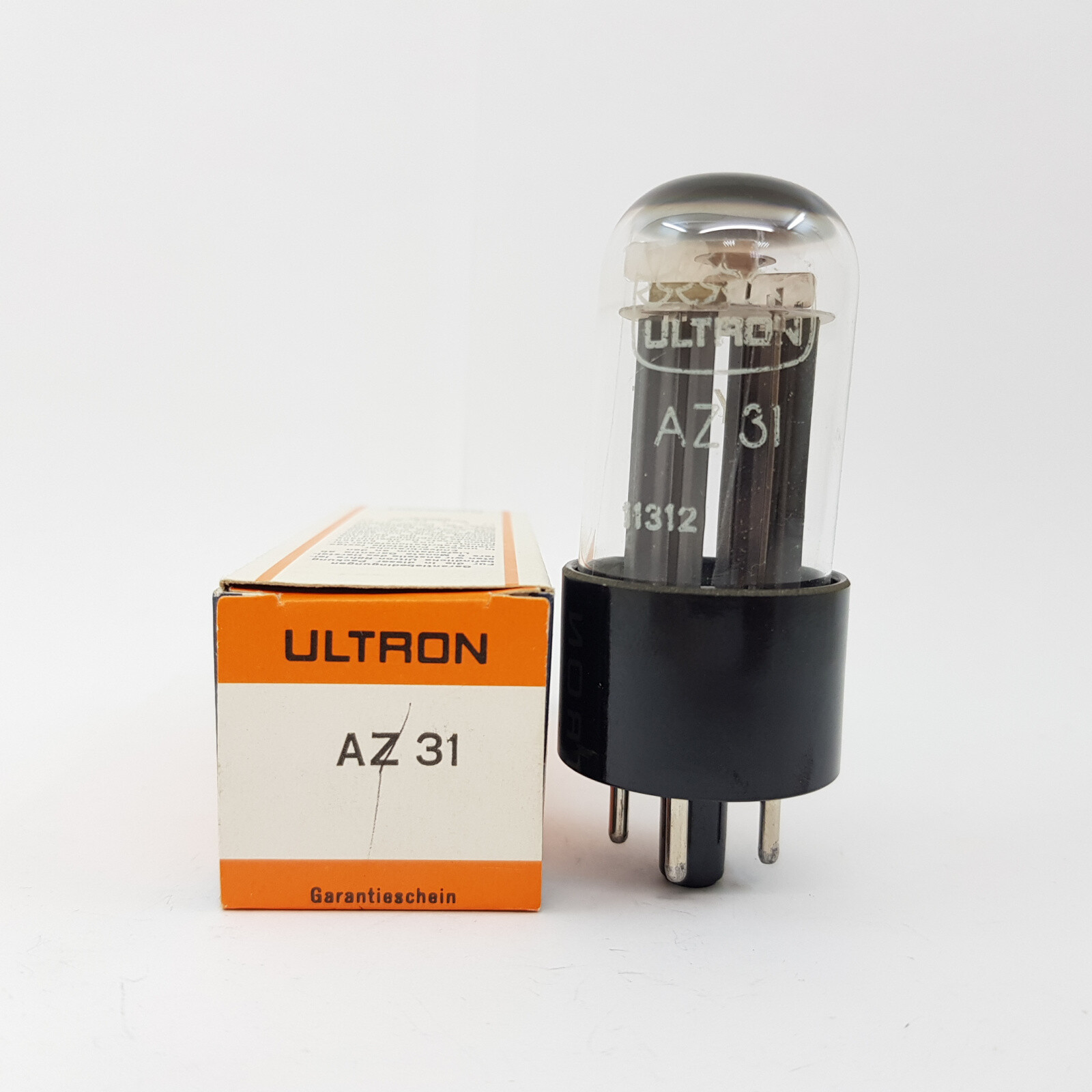 1 X AZ31 ULTRON TUBE. NOS / NIB. RC17