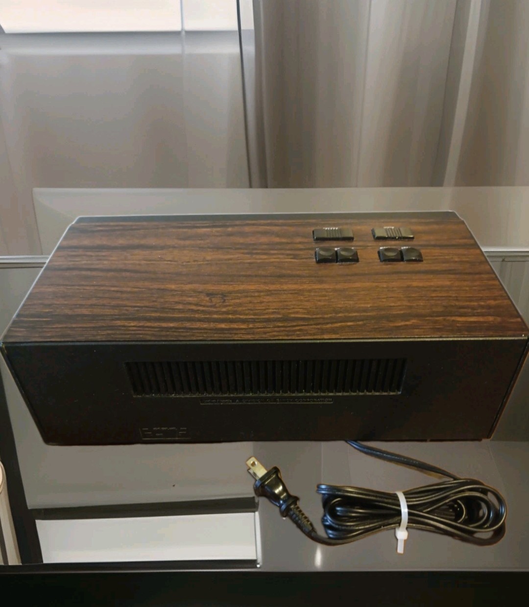 Very Nice 1-Owner Realistic Chronomatic 223 AM-FM Clock Radio w/Manual/Working