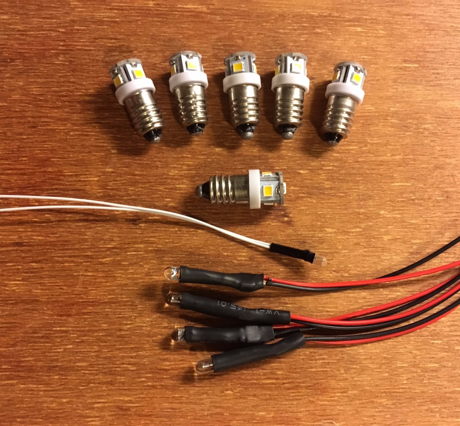 LED LAMP KIT RECEIVER 2000X-2000A(SCREW BASE WARM WHITE)FRONT DIAL METER Sansui