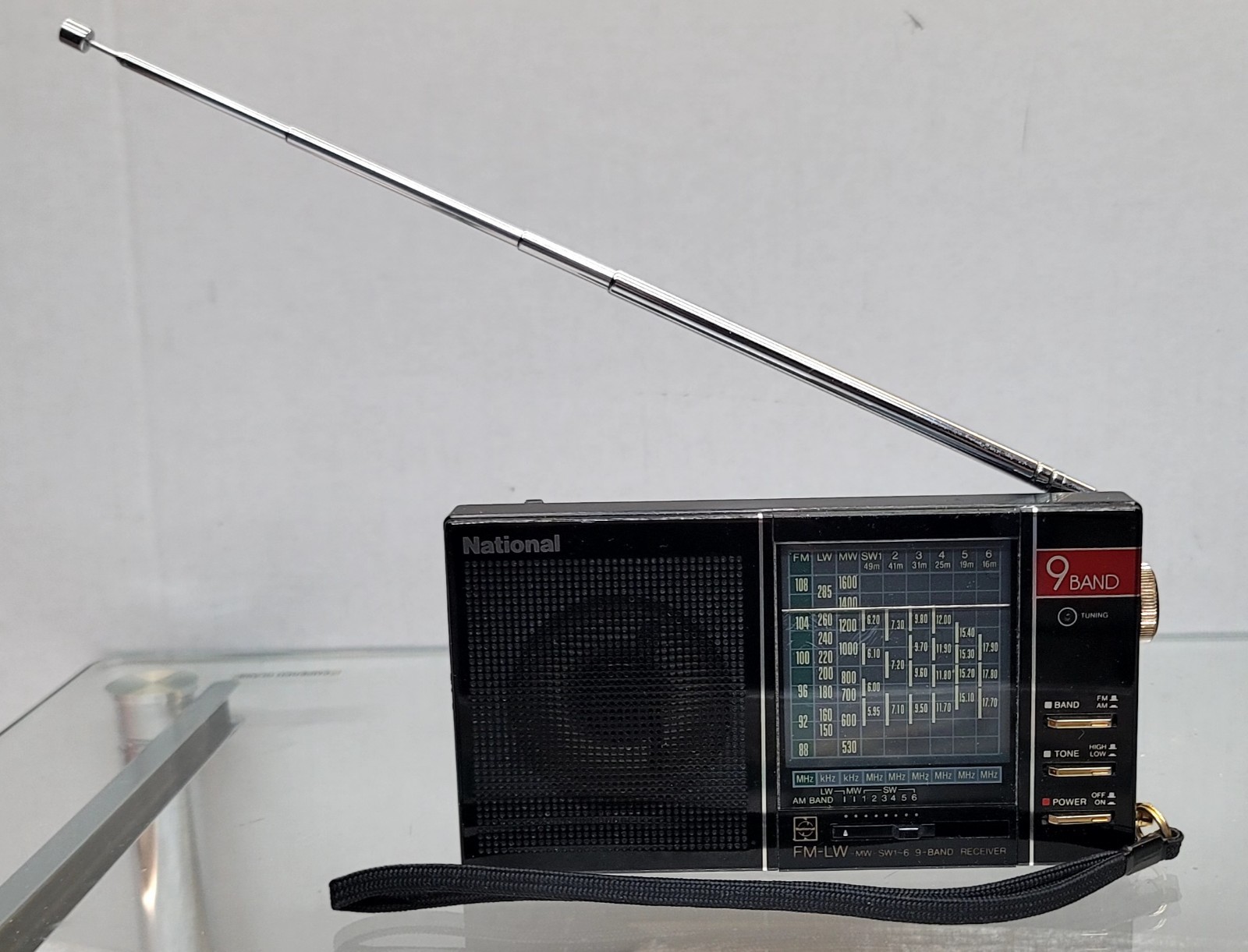 National Panasonic RF-9L Multi-Band Radio FM LW MW SW1 Tested Working See video