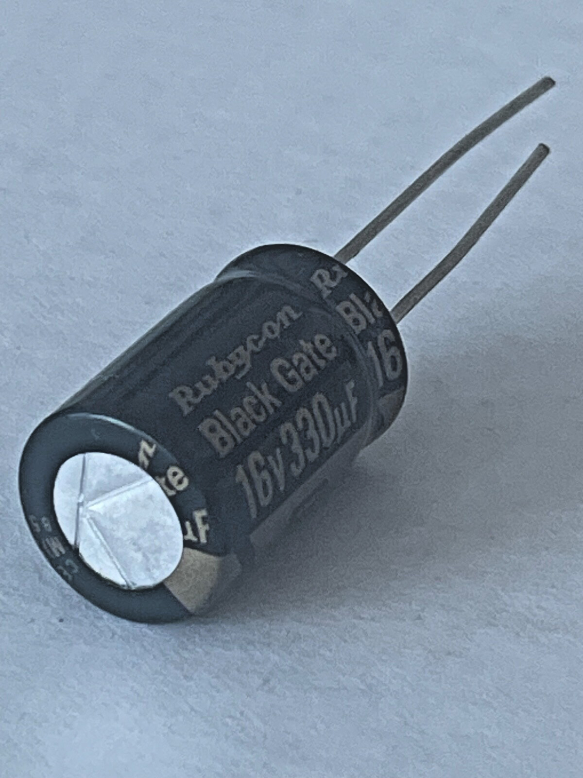 Black Gate 16V 330uF STD Premium Audiophile Capacitor – Japan NOS RARE Hi-Fi