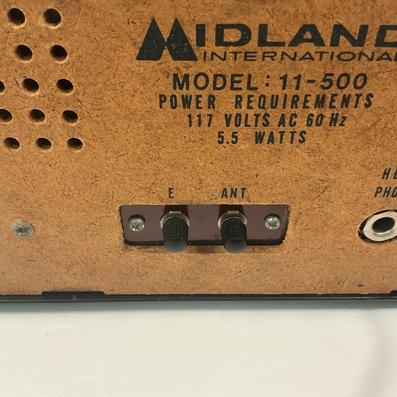 Midland International 11-500 Vintage 5-Band AM/FM/SW Radio Turns On And Working