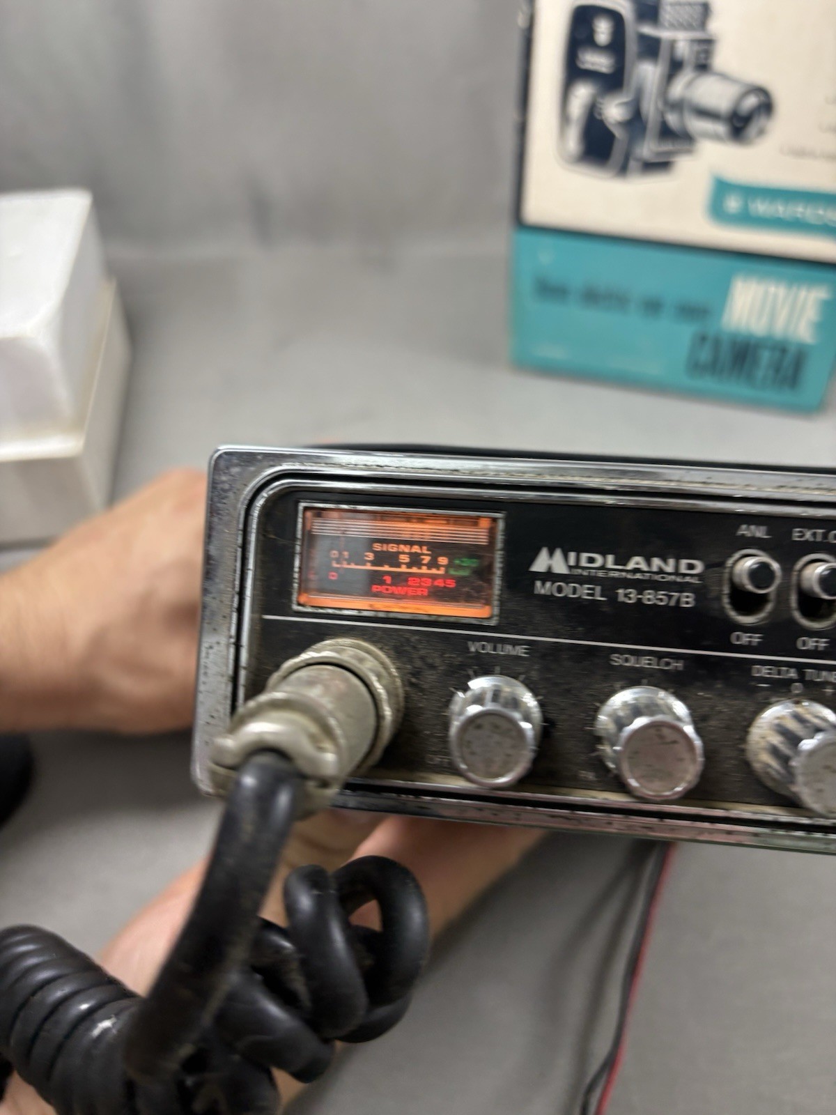 Vintage Midland CB Citizen Band 23 Channel Radio Model 13-857B W/ Mic & Box