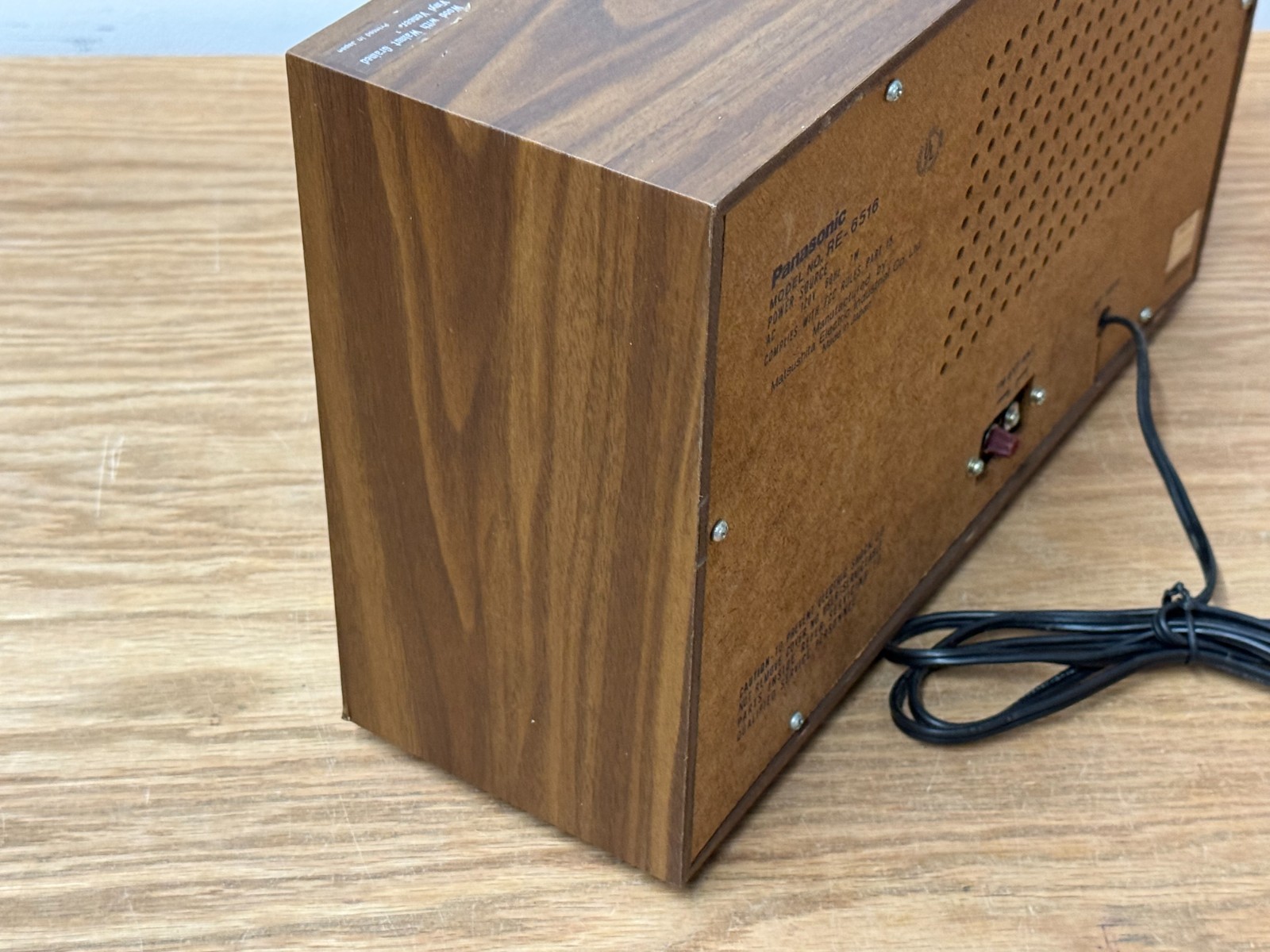 PANASONIC MODEL RE-6516 AM-FM TABLE TOP RADIO WALNUT CASE 1960s Tested