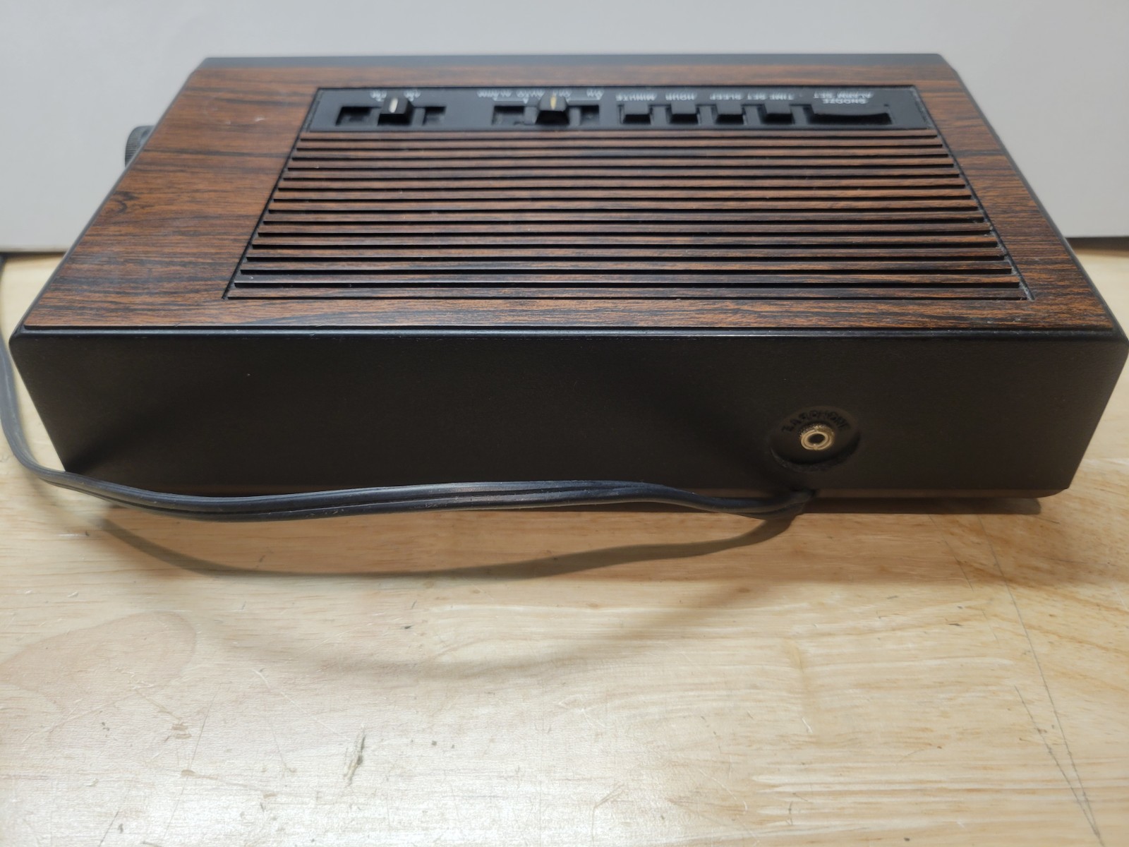 Realistic Chronomatic 233 AM FM Clock Radio Radio Shack Vtg