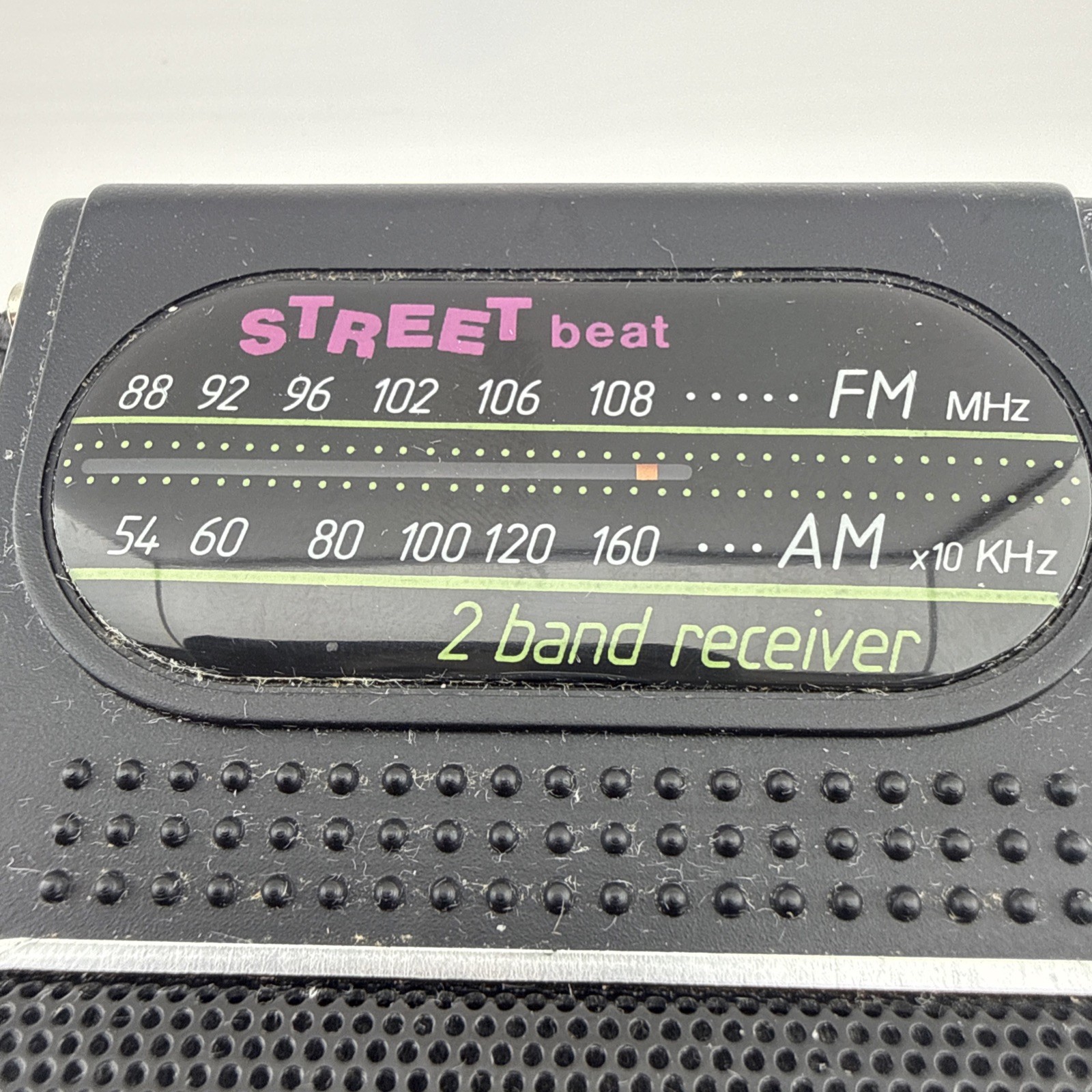 Street Beat PR22 AM FM Pocket Radio w Headset