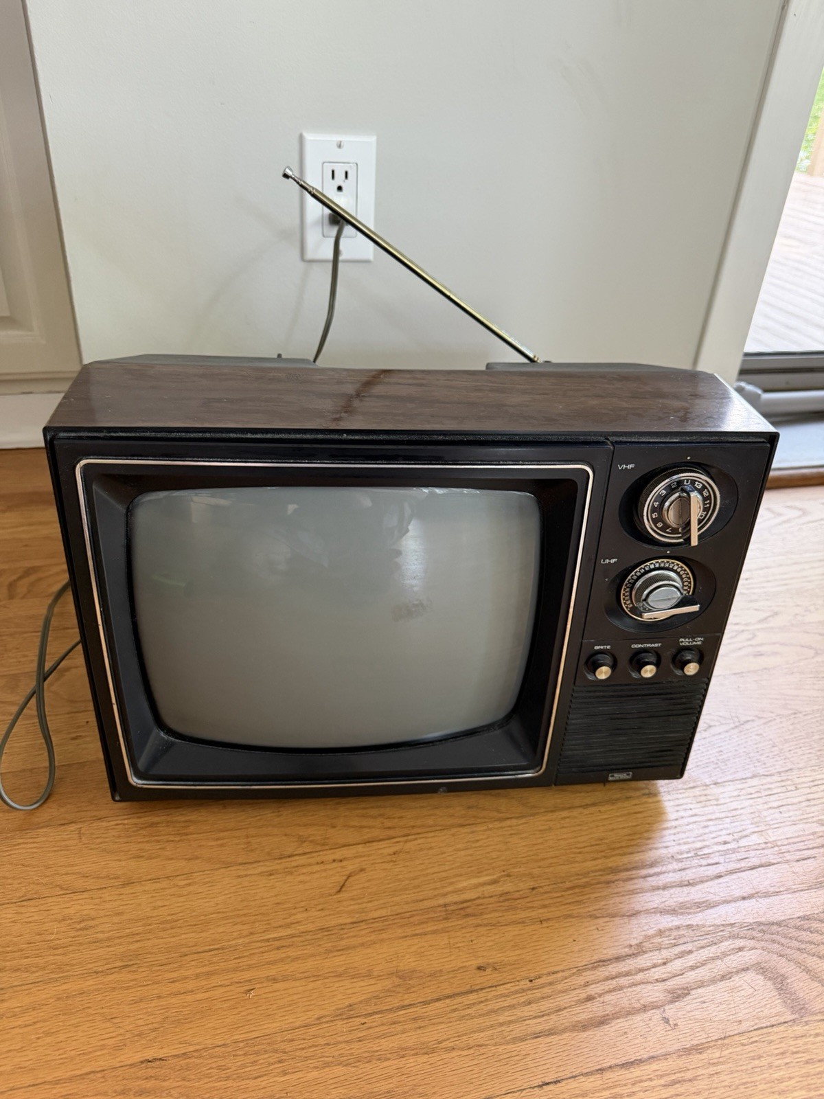 Vtg Tv Television 1970s 1980s Woodgrain Movie Gaming Prop Sears 562