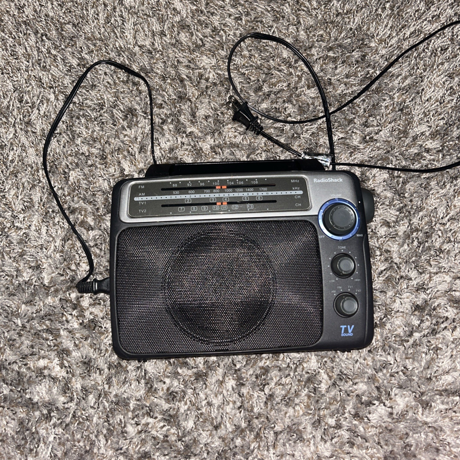 Vintage Radio Shack 12-887 Multiband Portable Radio AM FM Tested. No Antenna
