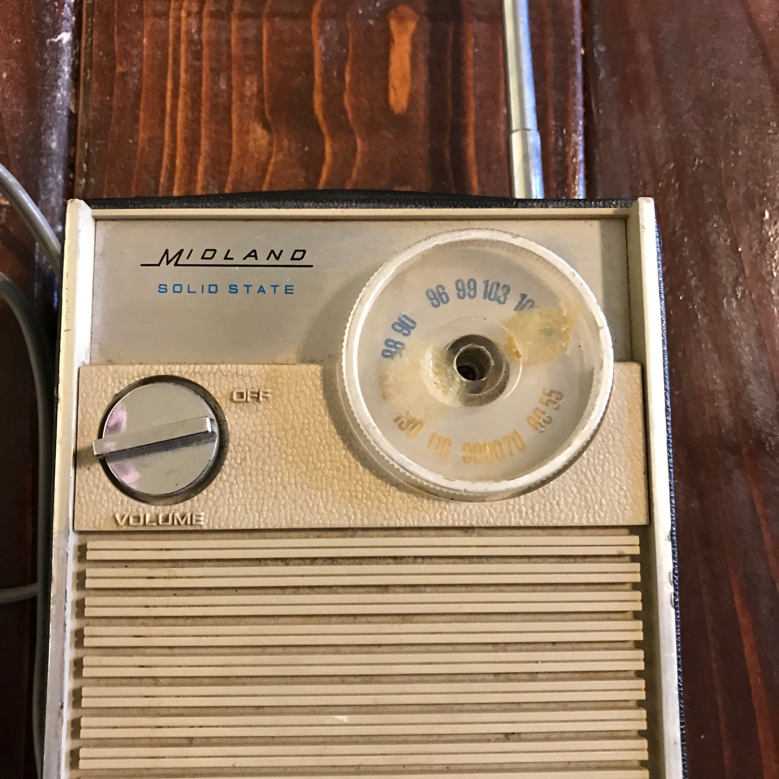 Vintage Midland Solid State AM FM Portable Radio Battery Electric Black Case