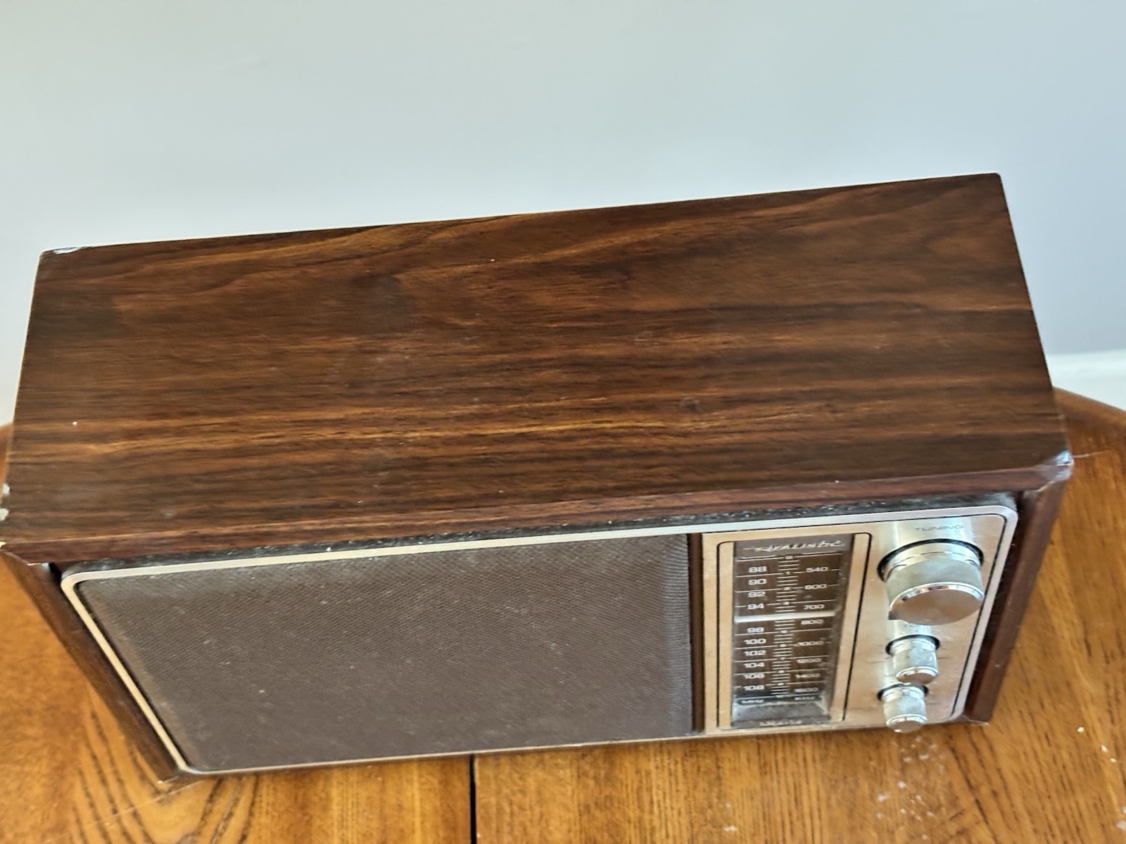 Vintage Realistic Tabletop AM/FM Radio Wood Veneer Tested Works