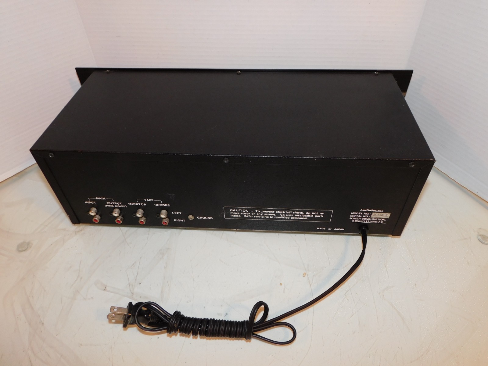 Audiosource EQ-ONE Equalizer Spectrum Analyzer & Pink Noise Generator Excellent