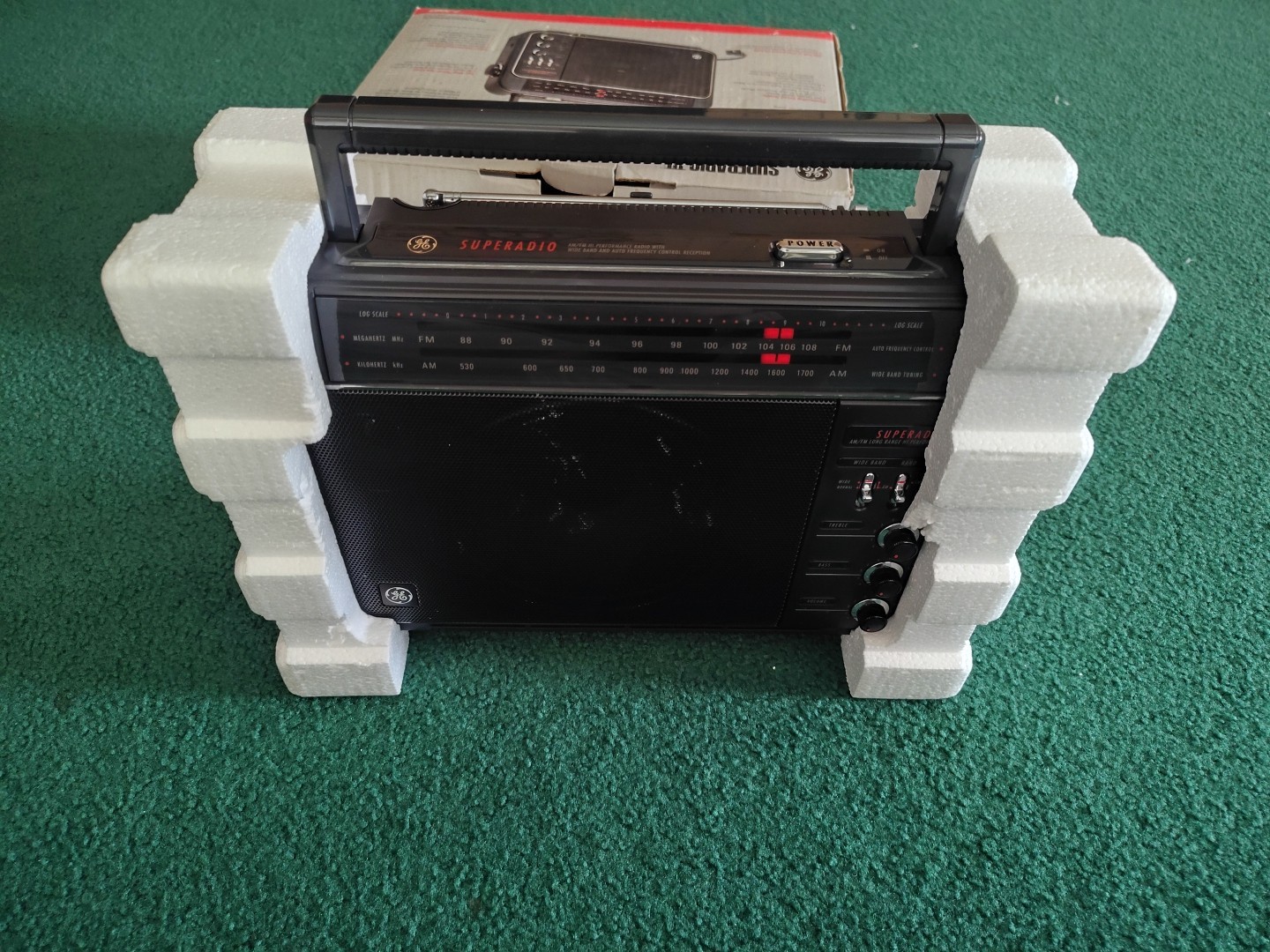 GE SuperRadio III Model 7-2887 Long Range AM/FM High Performance – Box & Foam