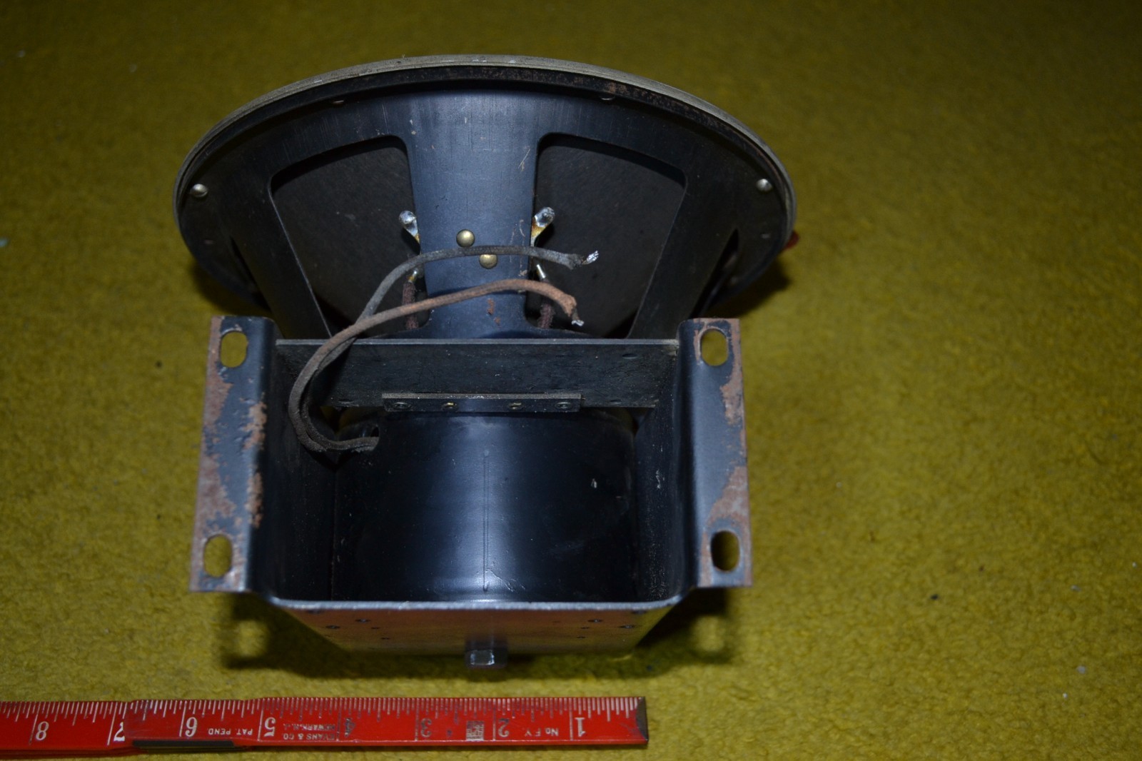 JENSEN / MAGNAVOX field coil pedestal speaker sounds Ok , original surround bad