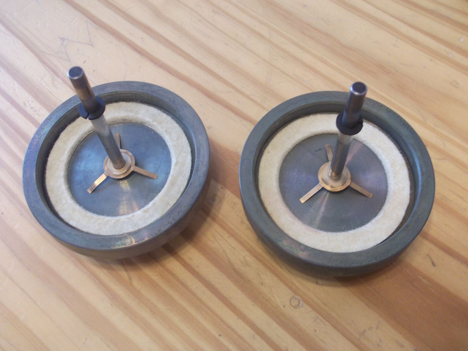 PIONEER RT-901 CAPSTAN ASSY RXB-283 W/ BEARING ASSY RXB-174 2EA FREE SHIPPING