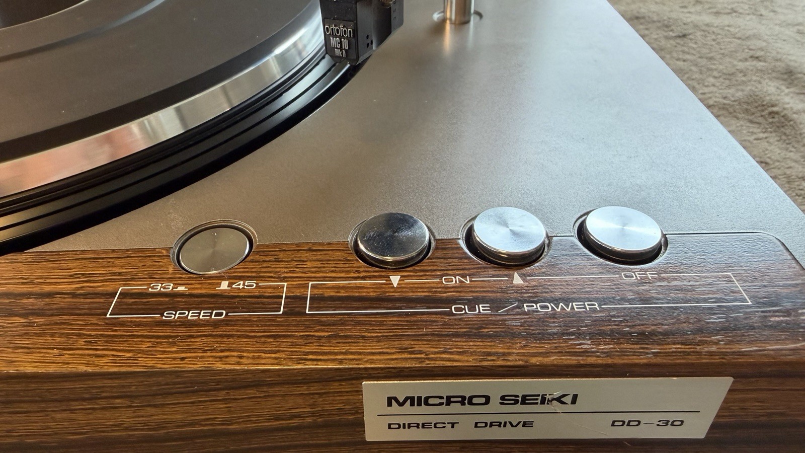 Micro Seiki DD 30 Turntable For Parts Or Repair, No Headshell/Cartridge