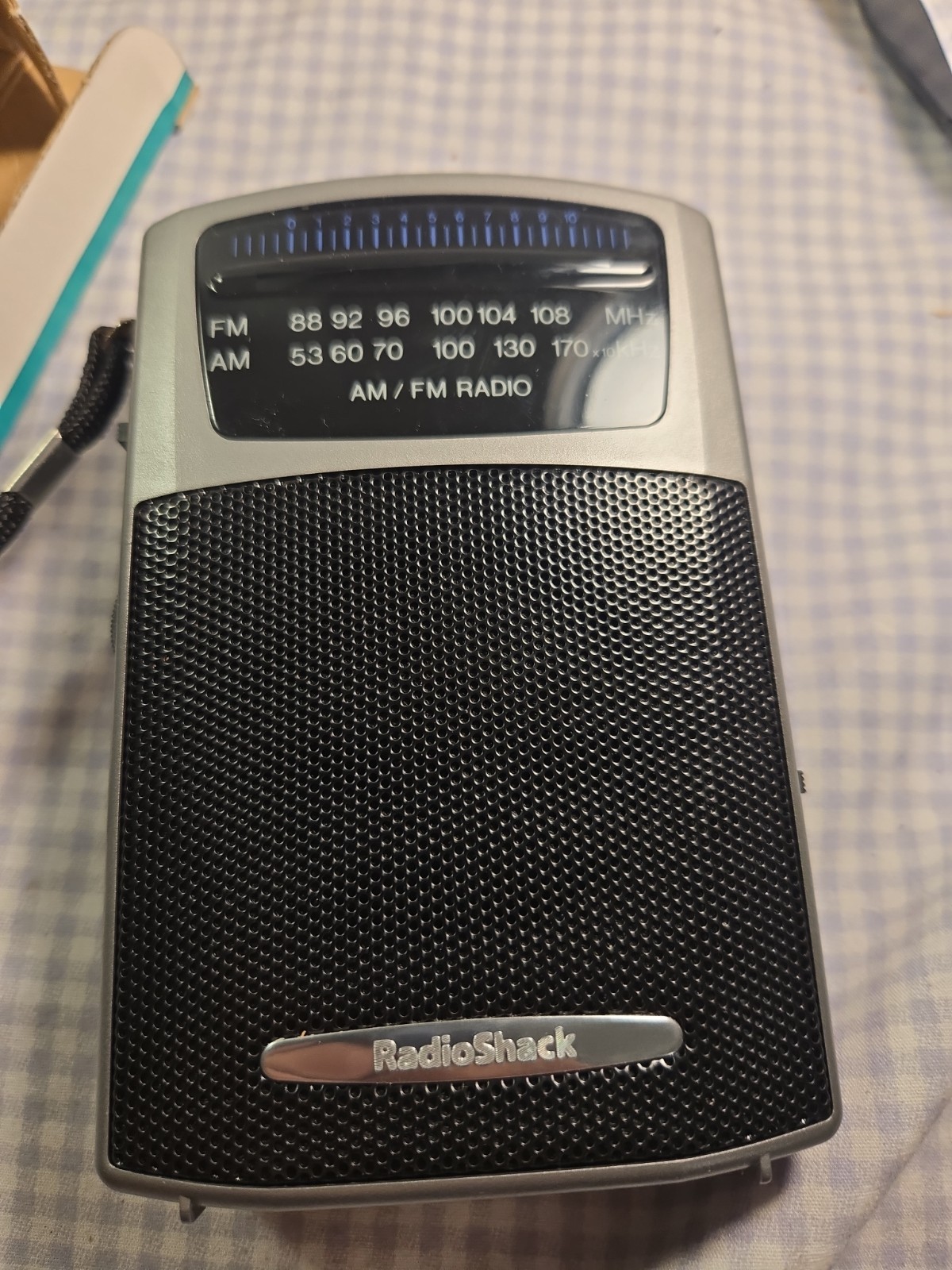 Radio Shack AM/FM Pocket Radio 12-464 w/Tone Control Works