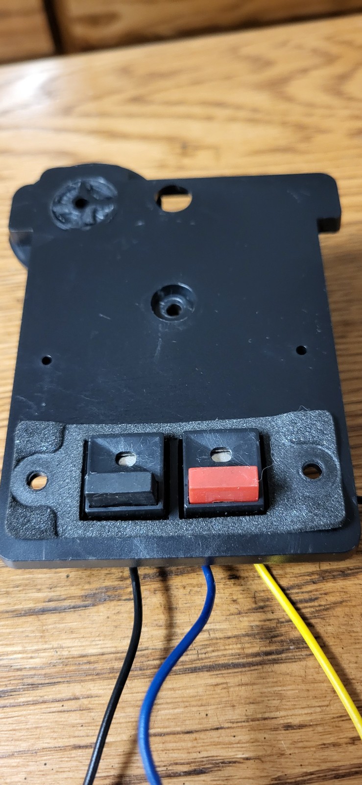 Realistic Radio Shack Minimus 7 40-2030B crossover and black grille