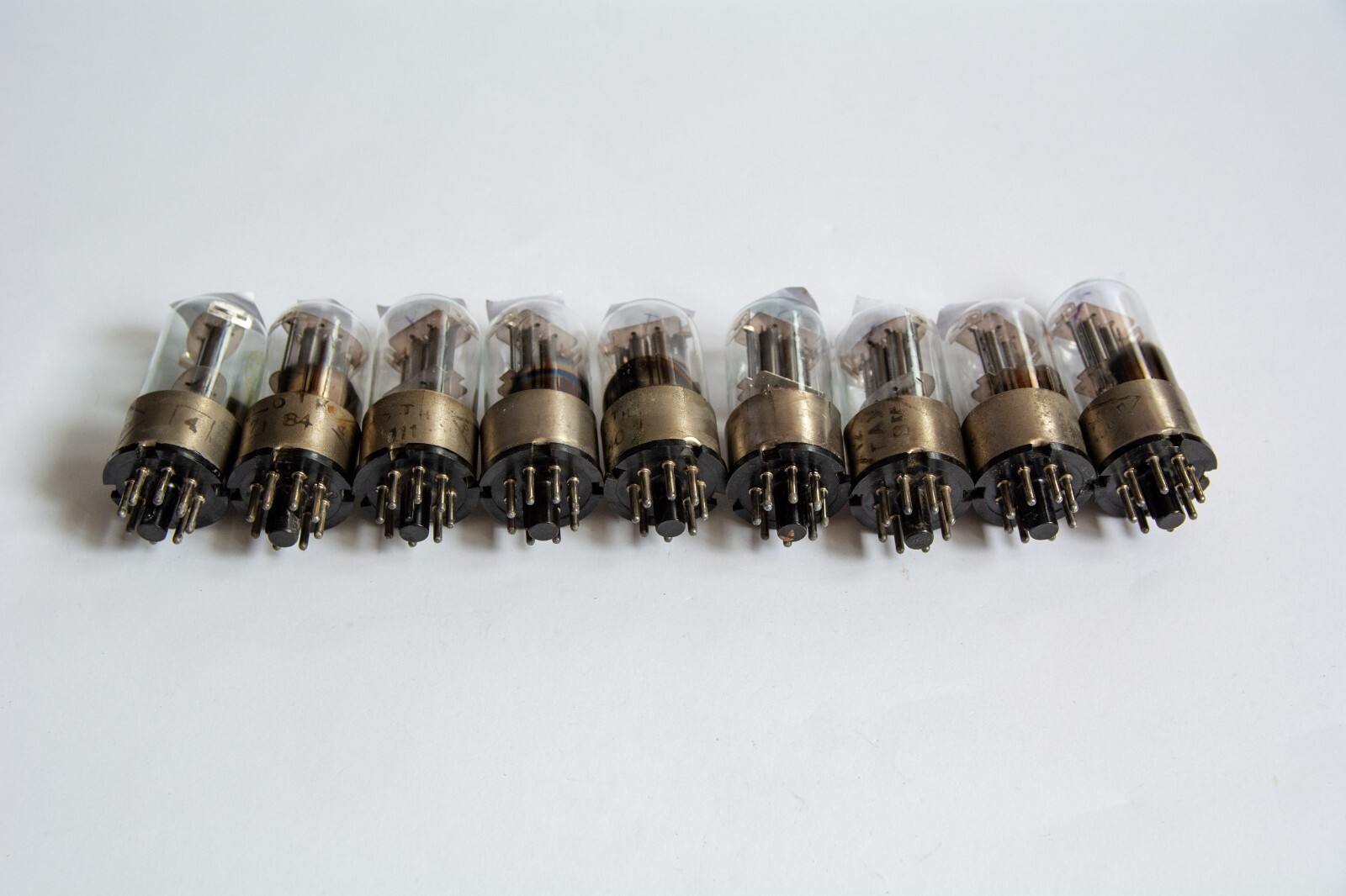 USED. 6N9S (6H9C) / 6SL7 / 1579 MELZ TUBES. METAL BASE.