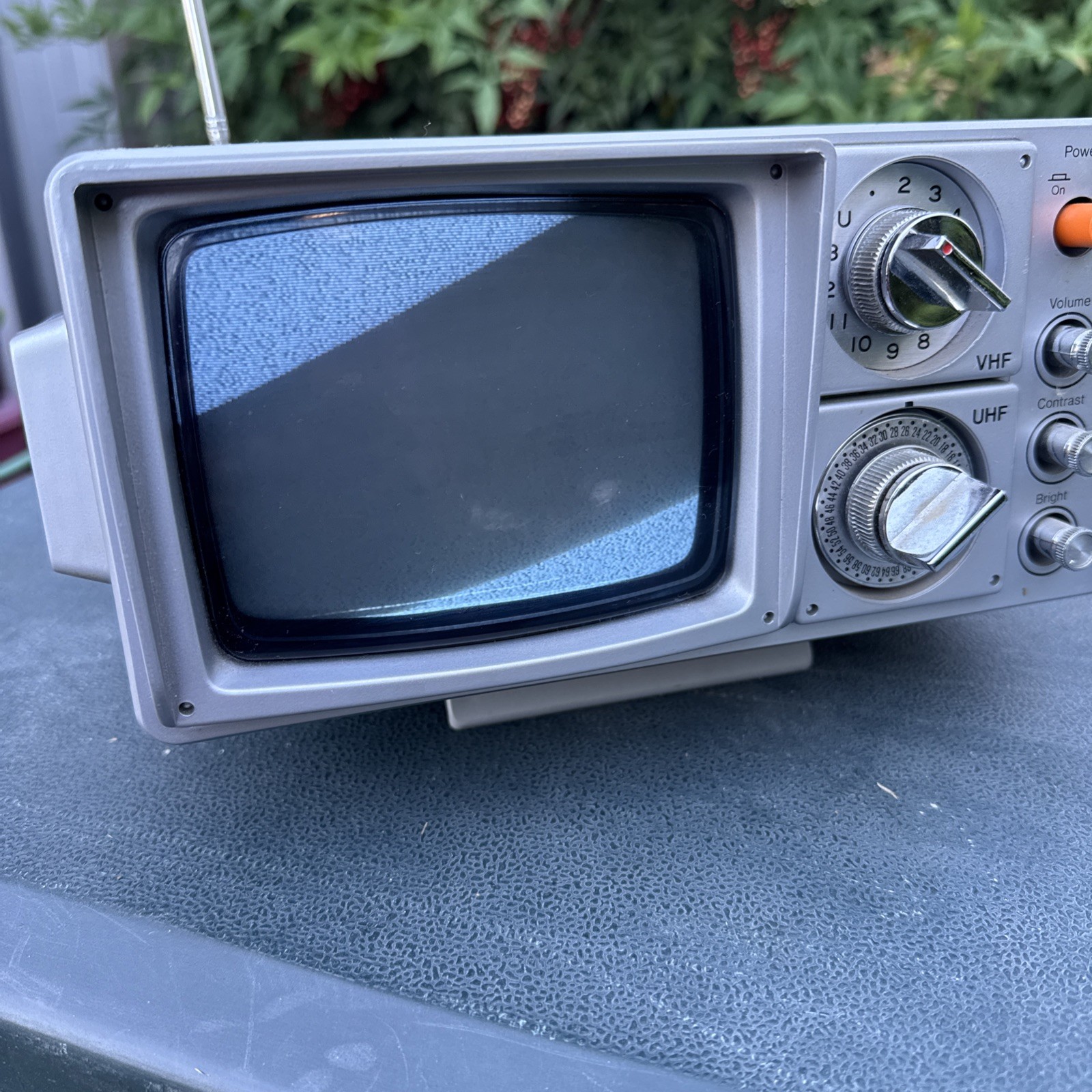 Daytron DT-505 Vintage Portable TV VHF UHF Powers On with AC Power Cord 1982