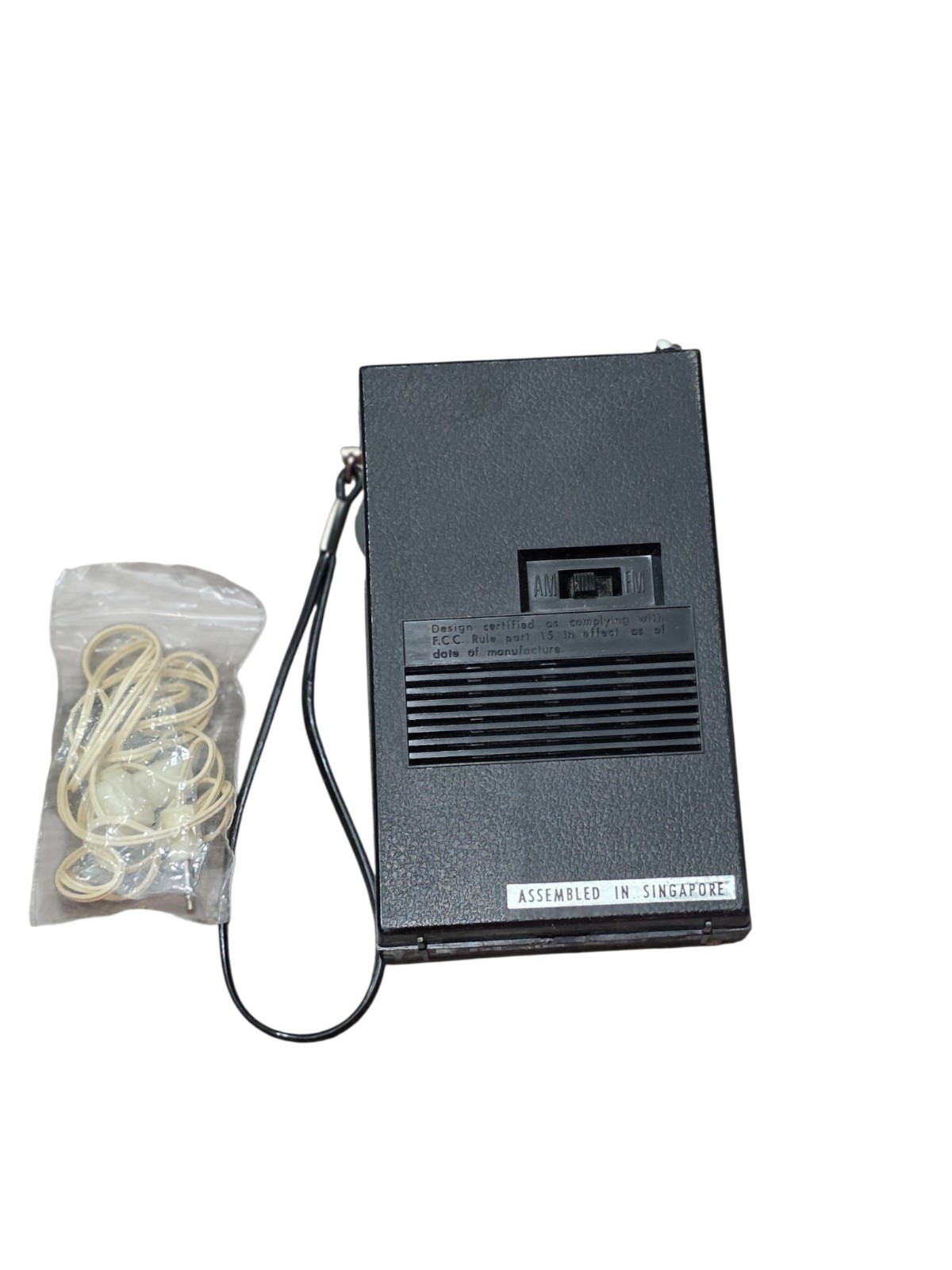Shira Solid State FM/AM Portable Radio Model 650 Vintage Japan Singapore Box