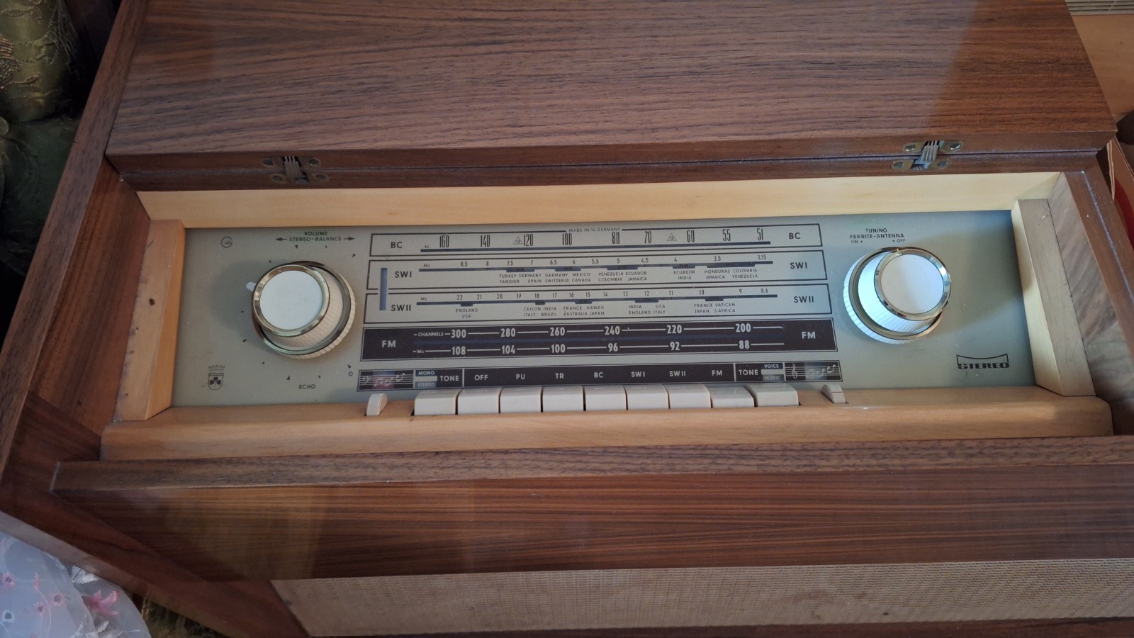 Grundig Console SO342US/Great Cosmetic Cond/1963 All Tube Edition/ One Family
