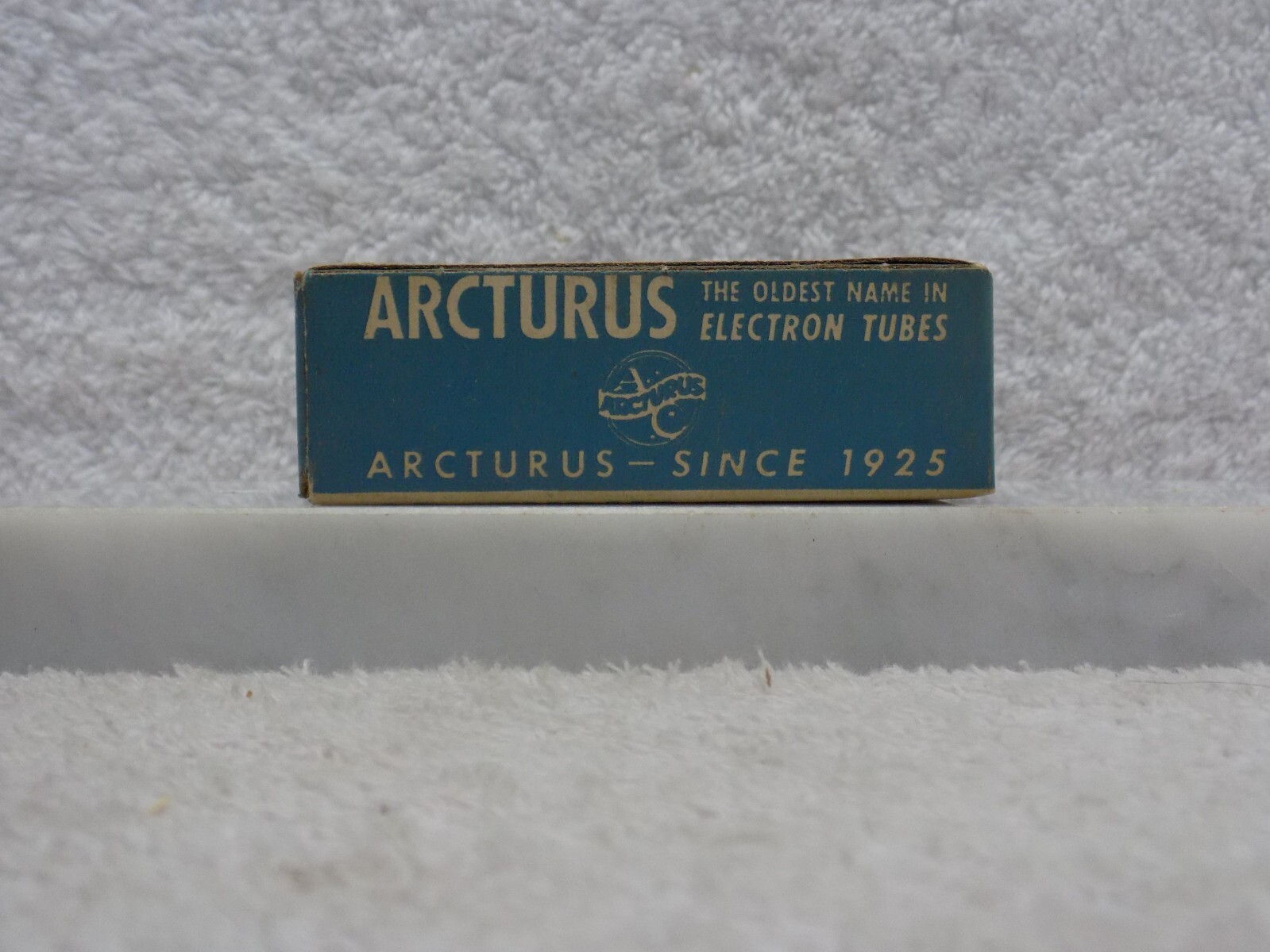 VINTAGE ARCTURUS ELECTRON TUBE #6AU8- NOS