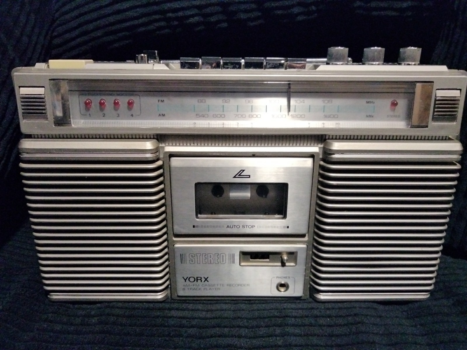 Yorx Vintage AM/FM Stereo 8-Track Cassette Recorder 8 Track Player