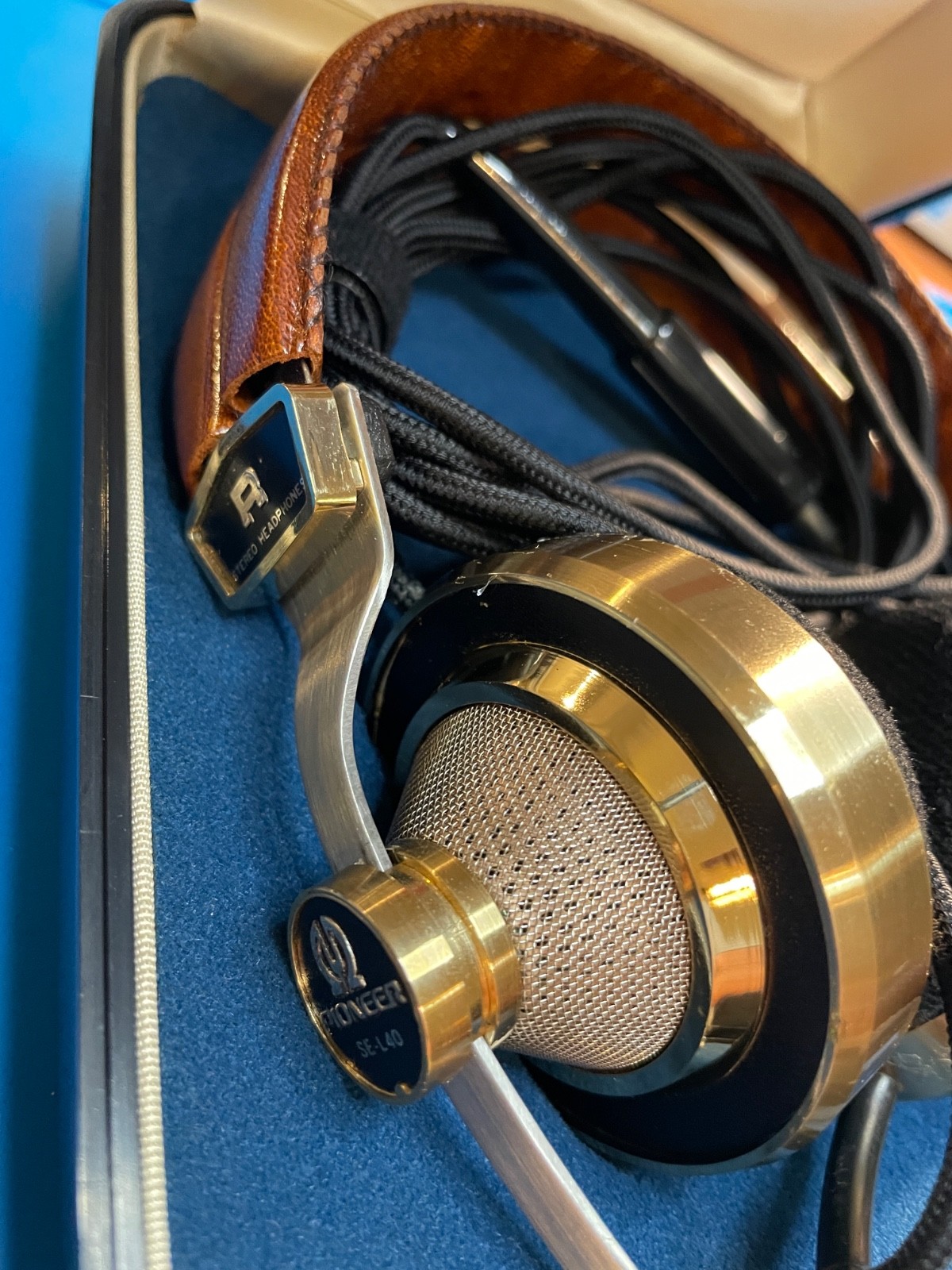 Super Vintage Pioneer SE-L40 Headphones, with Case, Pure Work of Art