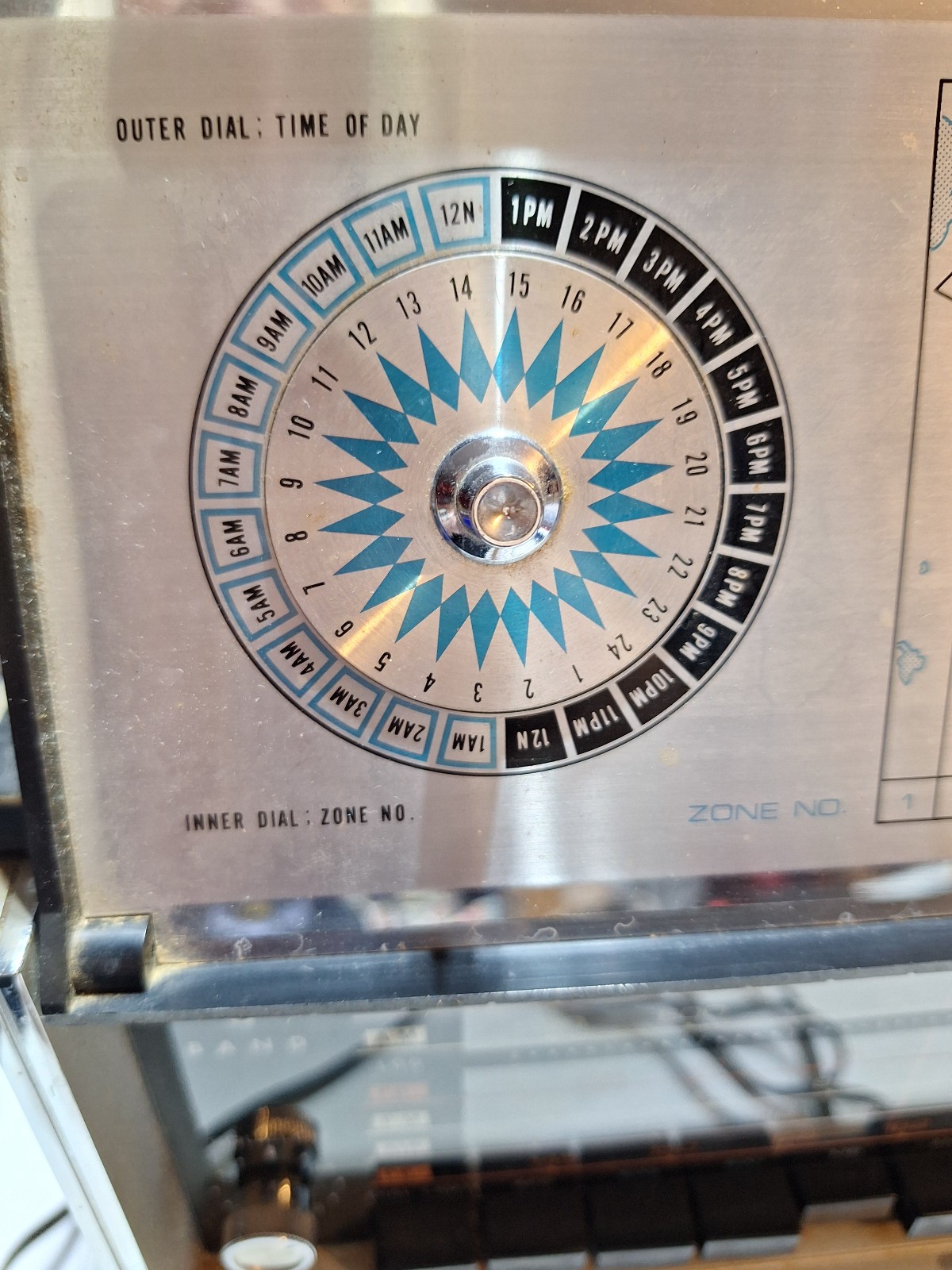Vintage Midland International 8 Band Model 10-558 AM FM Solid State Shortwave