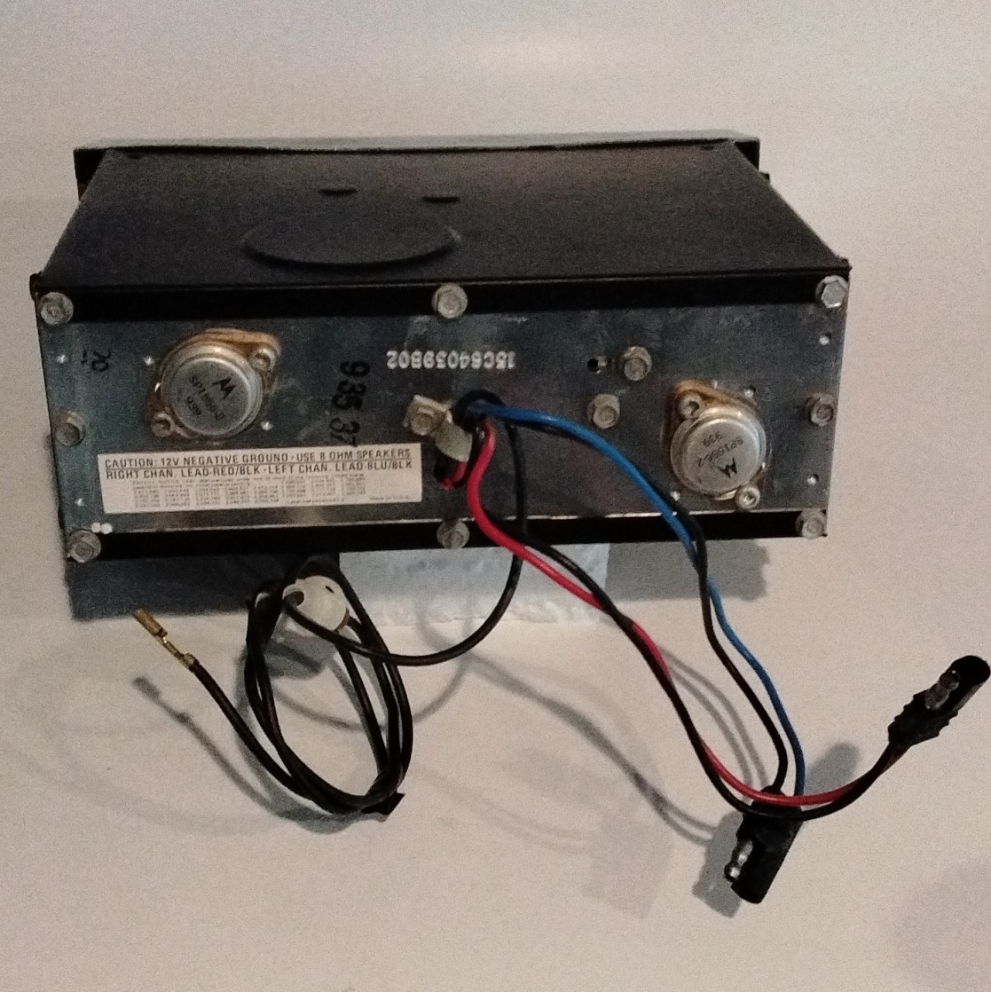 Motorola TM711S Automobile Stereo 8-Track Tape Player w/ Mount & Owners Guide